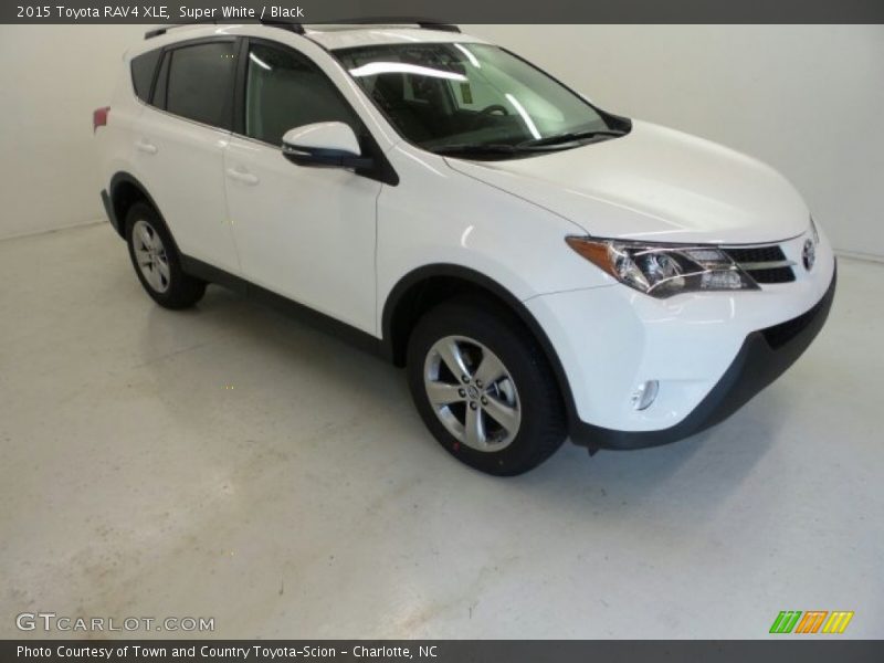 Super White / Black 2015 Toyota RAV4 XLE