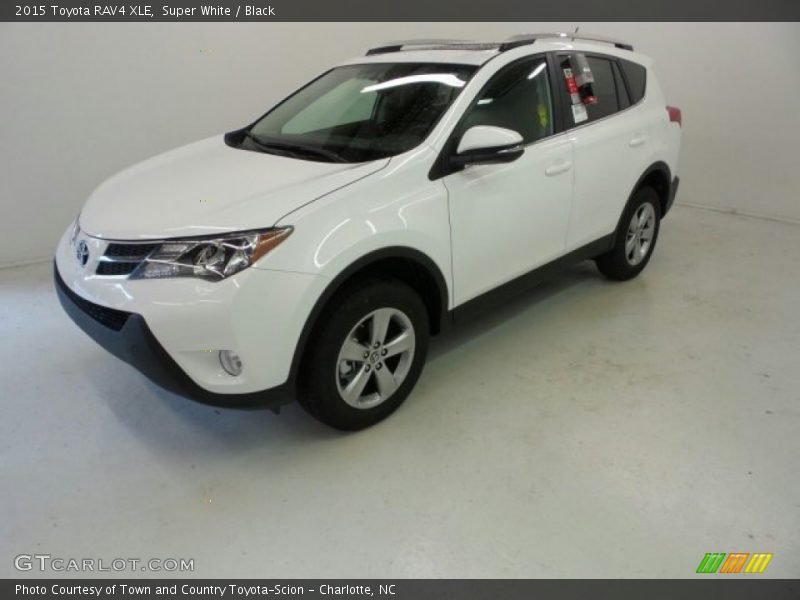 Super White / Black 2015 Toyota RAV4 XLE