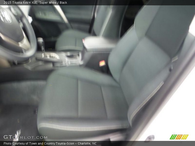 Super White / Black 2015 Toyota RAV4 XLE