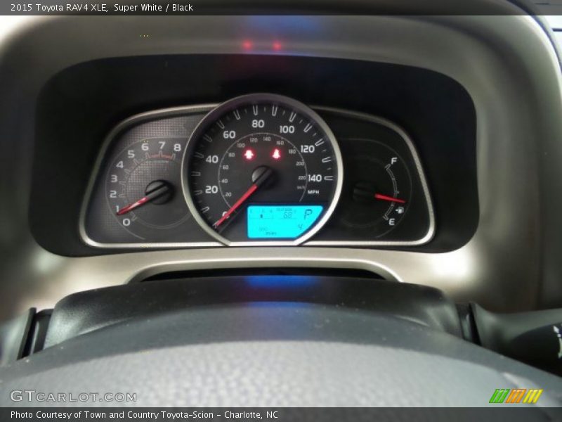 Super White / Black 2015 Toyota RAV4 XLE