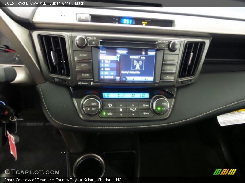 Super White / Black 2015 Toyota RAV4 XLE