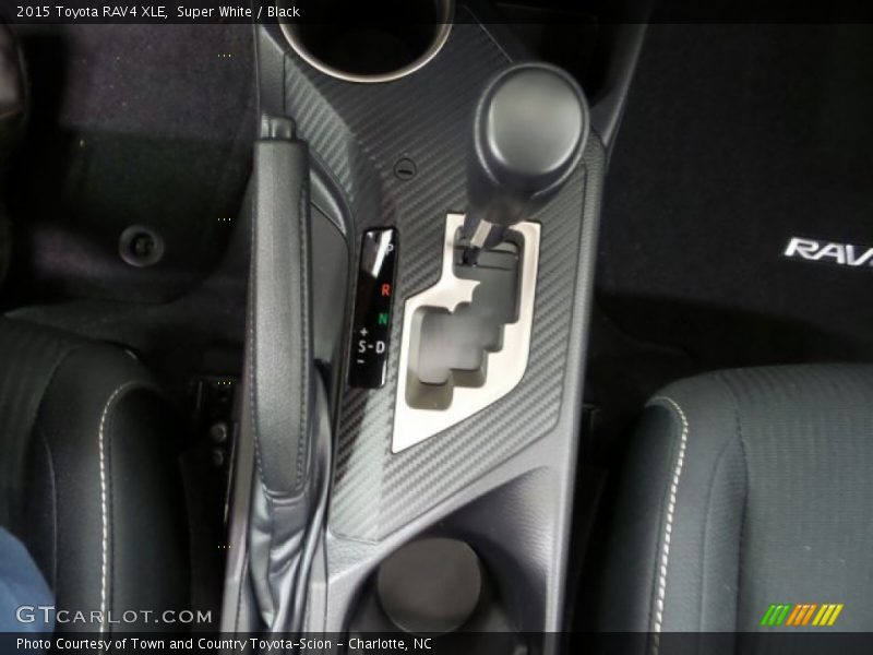 Super White / Black 2015 Toyota RAV4 XLE