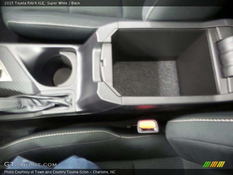 Super White / Black 2015 Toyota RAV4 XLE