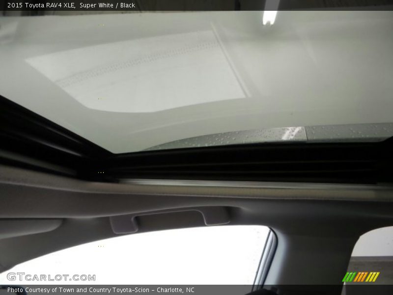 Super White / Black 2015 Toyota RAV4 XLE