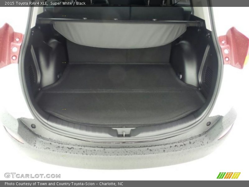 Super White / Black 2015 Toyota RAV4 XLE