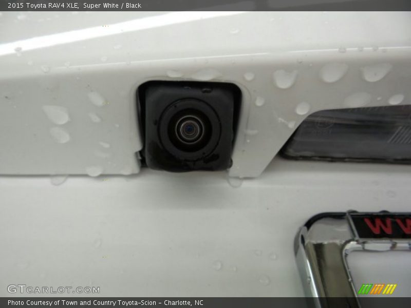 Super White / Black 2015 Toyota RAV4 XLE