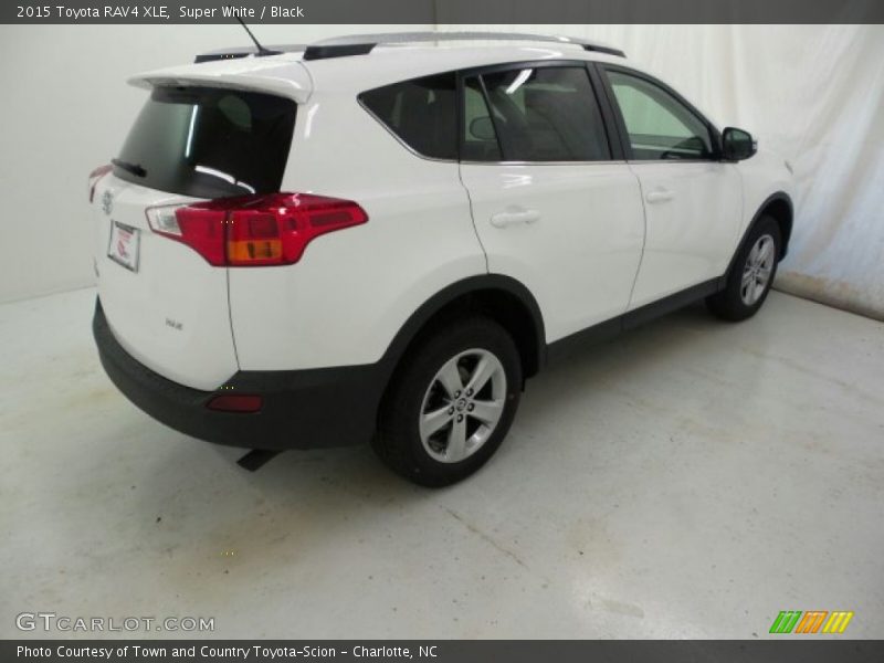 Super White / Black 2015 Toyota RAV4 XLE