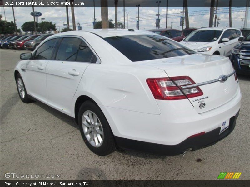 Oxford White / Dune 2015 Ford Taurus SE