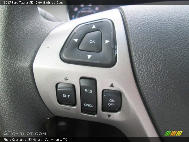 Oxford White / Dune 2015 Ford Taurus SE
