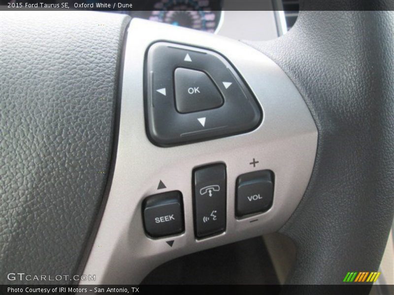 Oxford White / Dune 2015 Ford Taurus SE