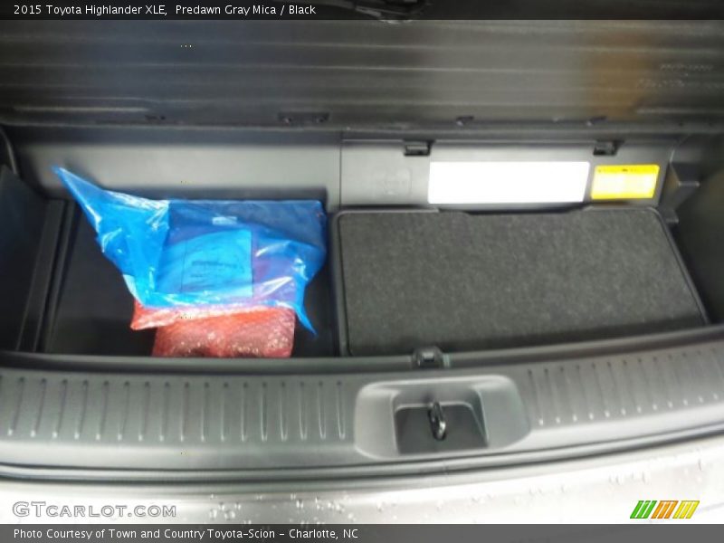Predawn Gray Mica / Black 2015 Toyota Highlander XLE