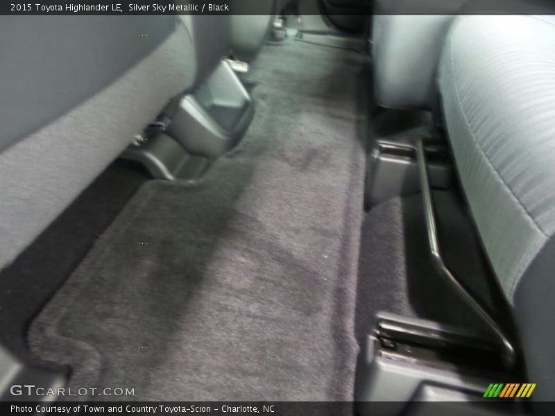Silver Sky Metallic / Black 2015 Toyota Highlander LE