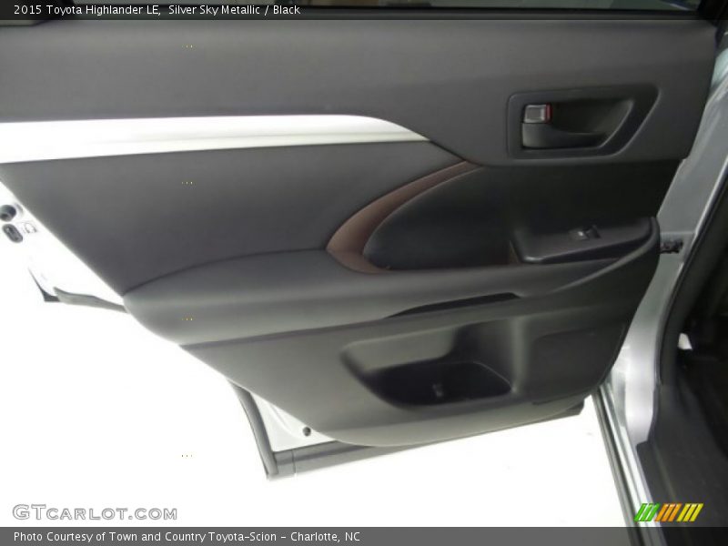 Silver Sky Metallic / Black 2015 Toyota Highlander LE