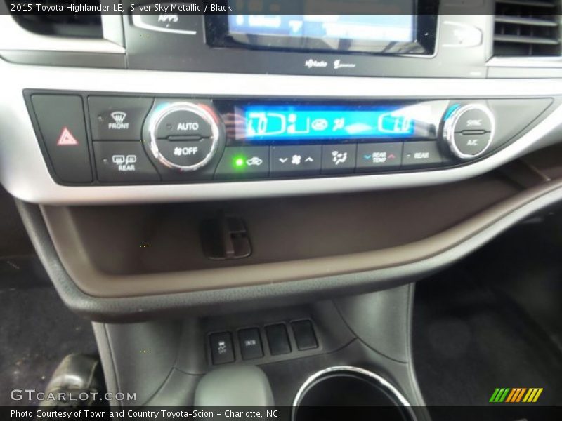 Silver Sky Metallic / Black 2015 Toyota Highlander LE
