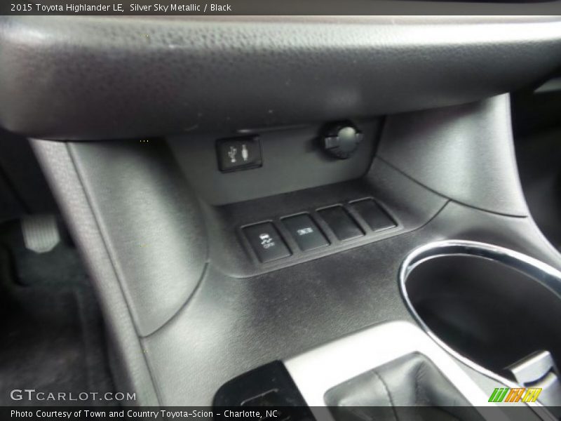 Silver Sky Metallic / Black 2015 Toyota Highlander LE