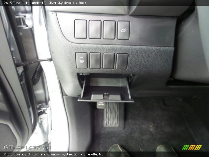 Silver Sky Metallic / Black 2015 Toyota Highlander LE