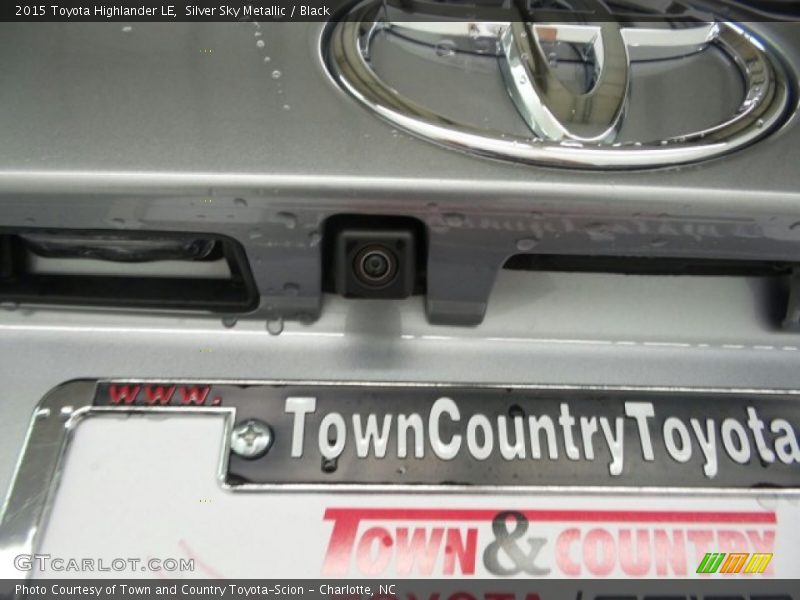 Silver Sky Metallic / Black 2015 Toyota Highlander LE