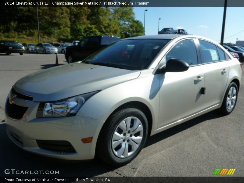 Champagne Silver Metallic / Jet Black/Medium Titanium 2014 Chevrolet Cruze LS