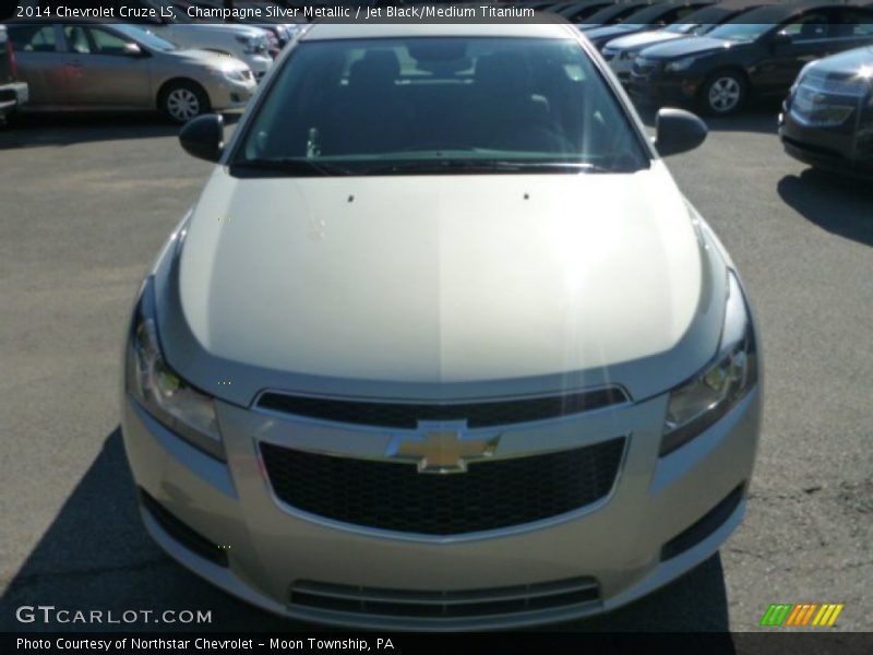 Champagne Silver Metallic / Jet Black/Medium Titanium 2014 Chevrolet Cruze LS