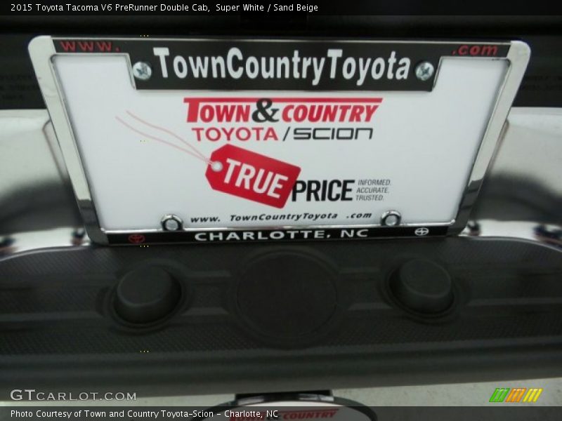 Super White / Sand Beige 2015 Toyota Tacoma V6 PreRunner Double Cab