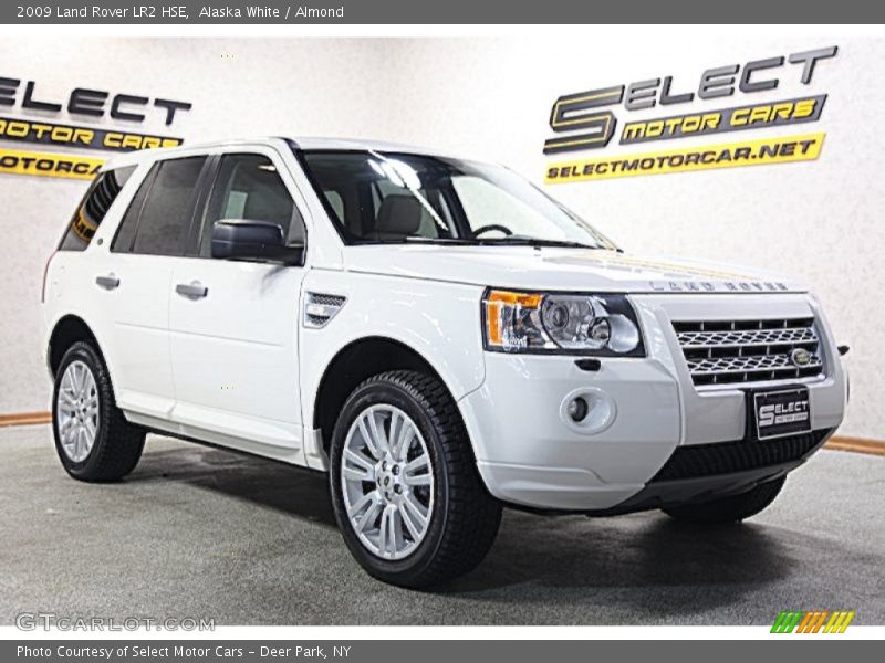 Alaska White / Almond 2009 Land Rover LR2 HSE