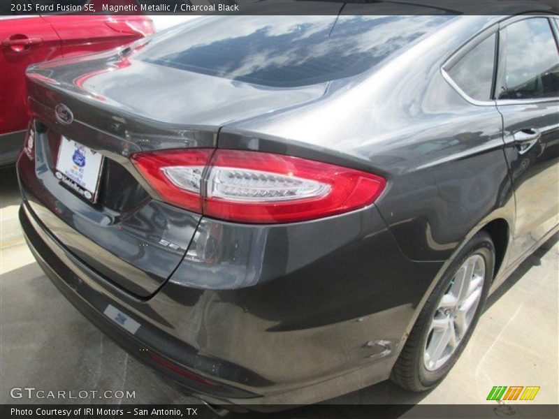 Magnetic Metallic / Charcoal Black 2015 Ford Fusion SE