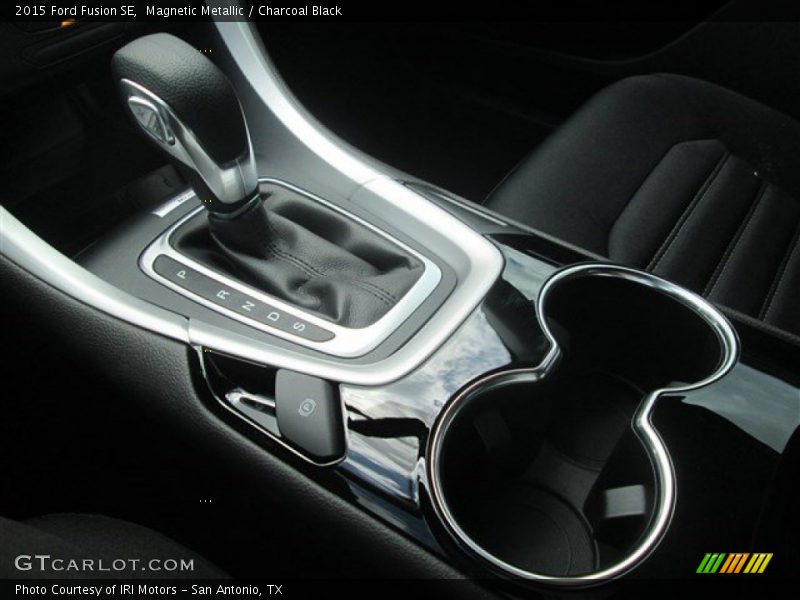 Magnetic Metallic / Charcoal Black 2015 Ford Fusion SE
