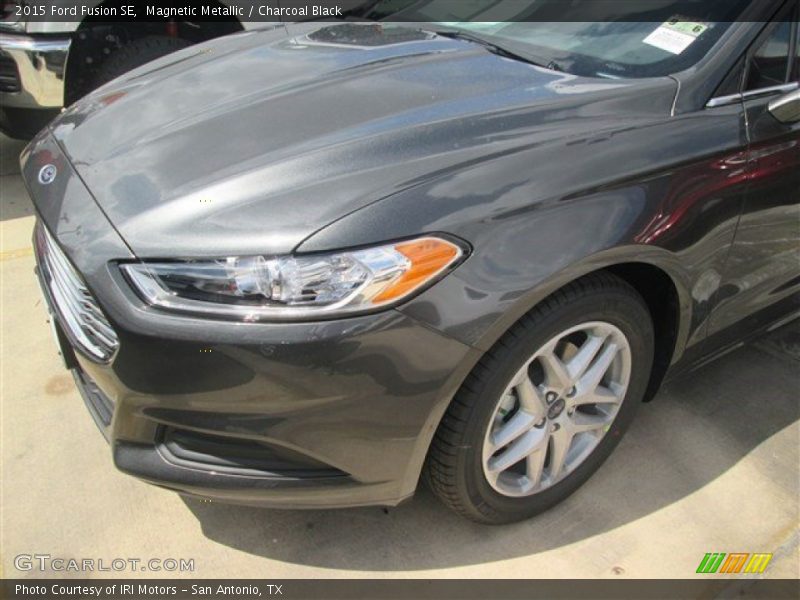 Magnetic Metallic / Charcoal Black 2015 Ford Fusion SE