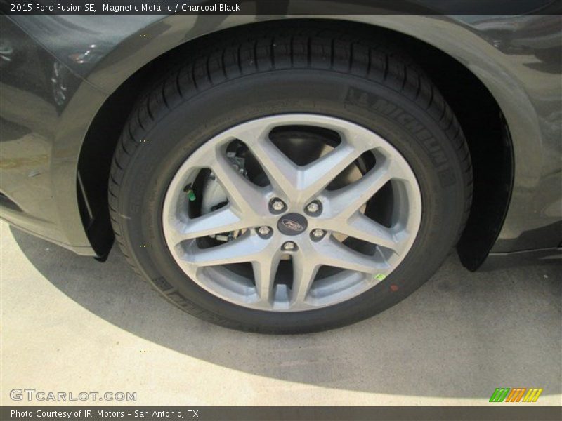 Magnetic Metallic / Charcoal Black 2015 Ford Fusion SE