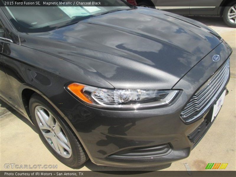 Magnetic Metallic / Charcoal Black 2015 Ford Fusion SE