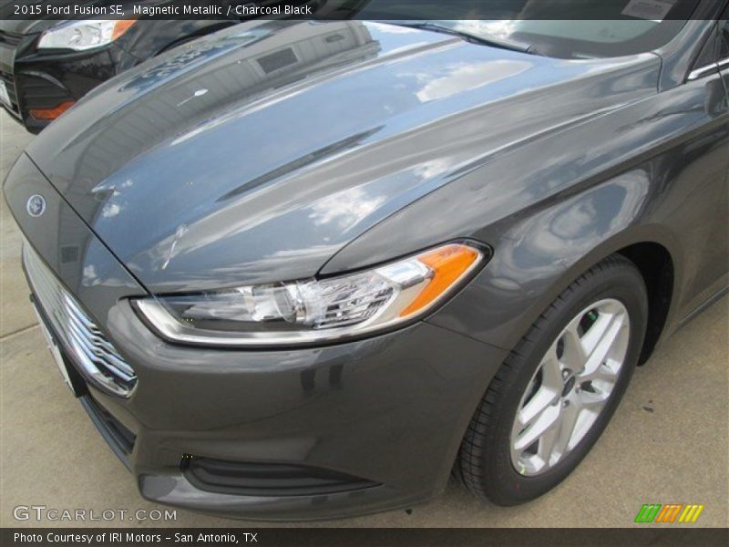 Magnetic Metallic / Charcoal Black 2015 Ford Fusion SE