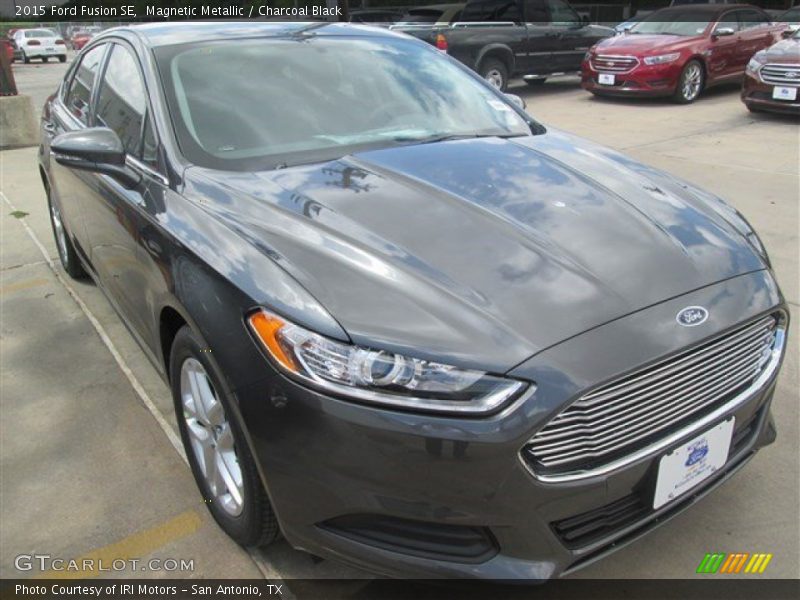 Magnetic Metallic / Charcoal Black 2015 Ford Fusion SE