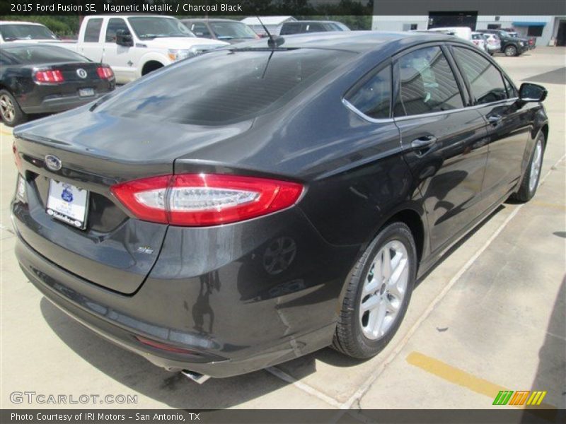 Magnetic Metallic / Charcoal Black 2015 Ford Fusion SE