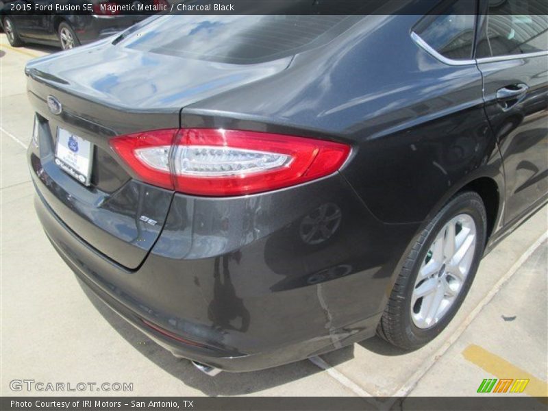 Magnetic Metallic / Charcoal Black 2015 Ford Fusion SE