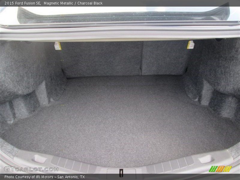 Magnetic Metallic / Charcoal Black 2015 Ford Fusion SE