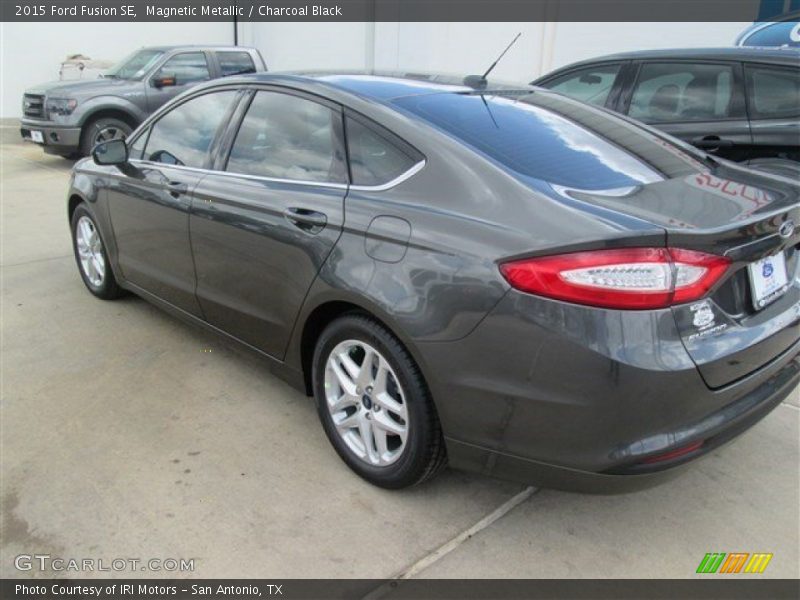 Magnetic Metallic / Charcoal Black 2015 Ford Fusion SE