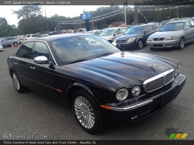 Ebony / Charcoal 2005 Jaguar XJ Vanden Plas
