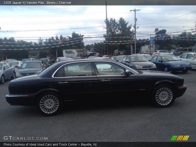 Ebony / Charcoal 2005 Jaguar XJ Vanden Plas
