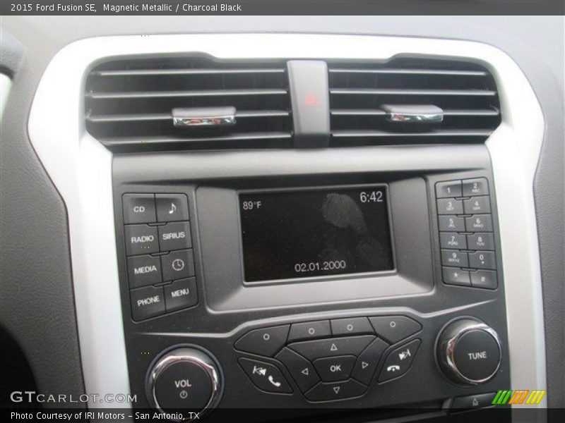 Magnetic Metallic / Charcoal Black 2015 Ford Fusion SE