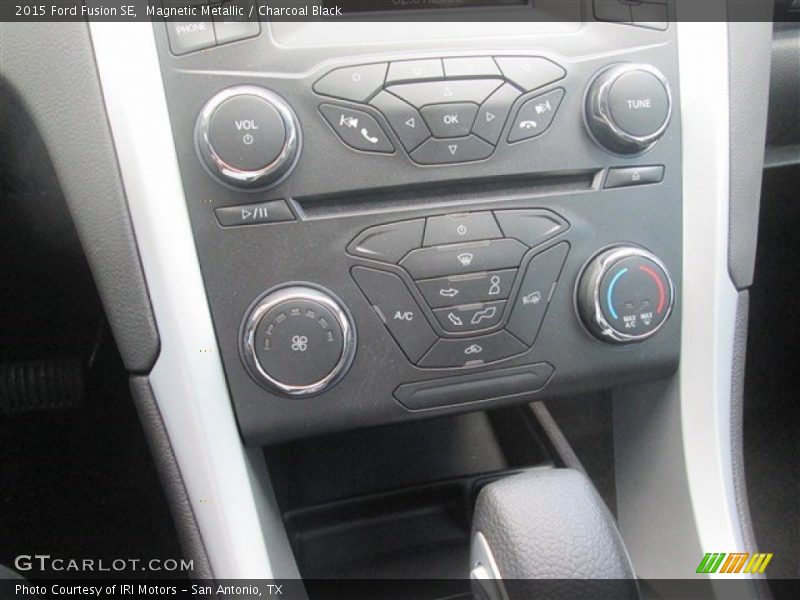 Magnetic Metallic / Charcoal Black 2015 Ford Fusion SE