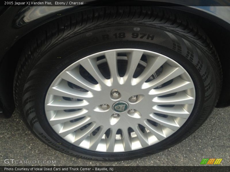 Ebony / Charcoal 2005 Jaguar XJ Vanden Plas