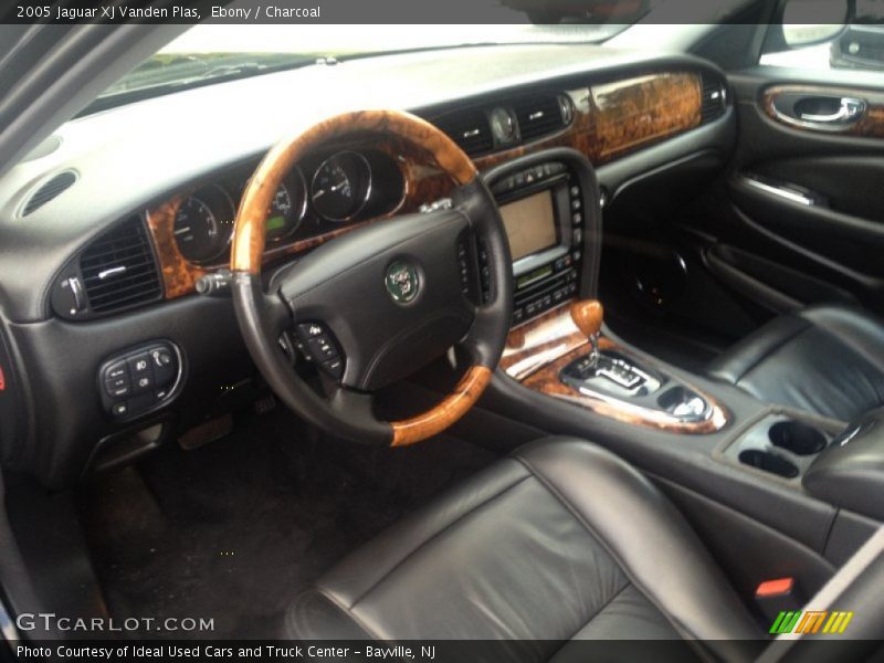 Ebony / Charcoal 2005 Jaguar XJ Vanden Plas