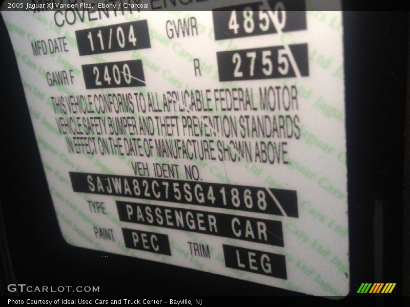 Ebony / Charcoal 2005 Jaguar XJ Vanden Plas