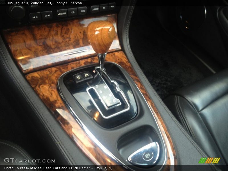 Ebony / Charcoal 2005 Jaguar XJ Vanden Plas