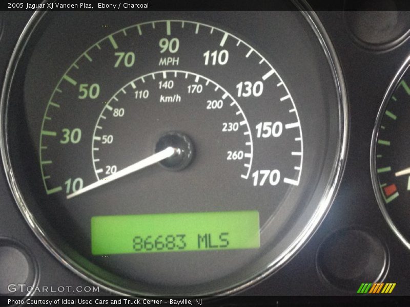 Ebony / Charcoal 2005 Jaguar XJ Vanden Plas