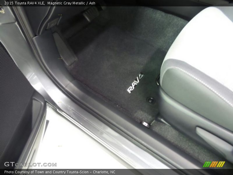 Magnetic Gray Metallic / Ash 2015 Toyota RAV4 XLE