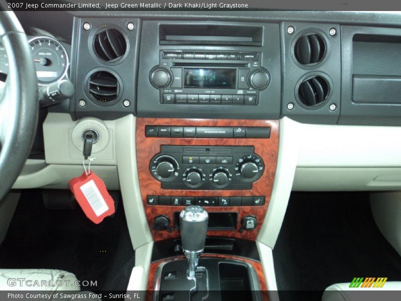 Jeep Green Metallic / Dark Khaki/Light Graystone 2007 Jeep Commander Limited