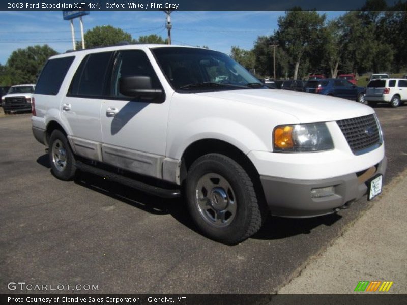 Front 3/4 View of 2003 Expedition XLT 4x4
