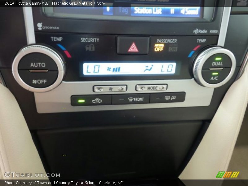 Magnetic Gray Metallic / Ivory 2014 Toyota Camry XLE