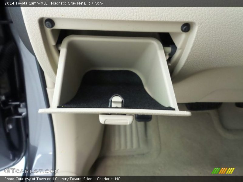 Magnetic Gray Metallic / Ivory 2014 Toyota Camry XLE